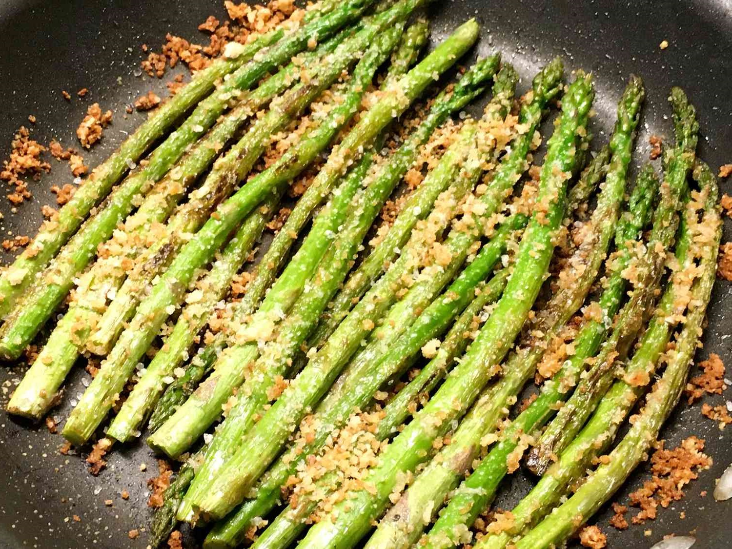 Spice up your asparagus with olive oil, salt, pepper, and zesty, spicy, or savory add-ins!